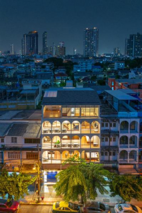 Bedtime storeys near ICON SIAM